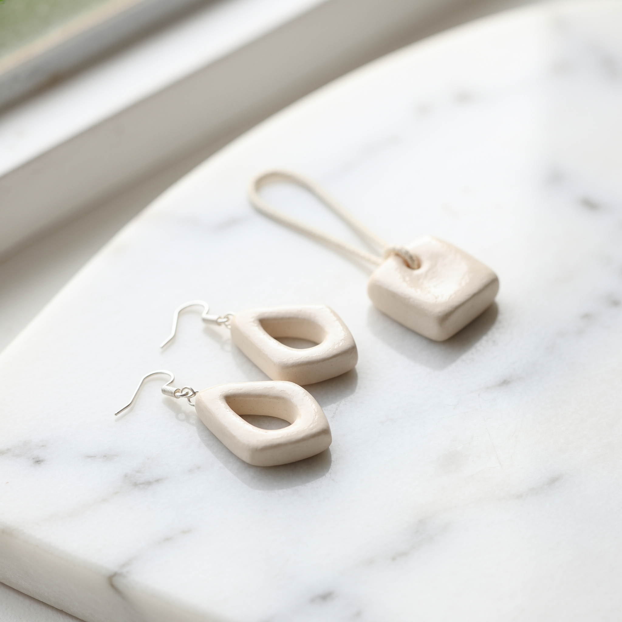 Air Dry Clay Jewelry: How to Make Minimalist Earrings and Pendants